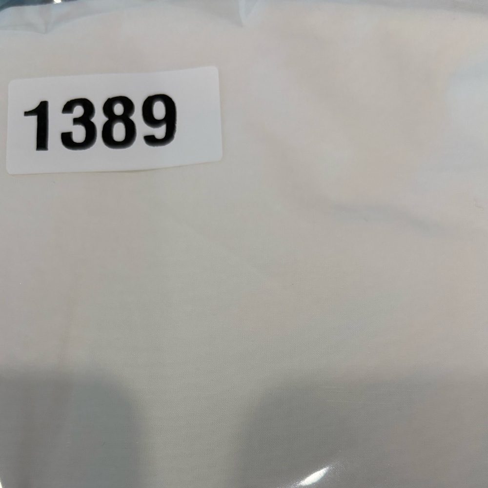 J. Crew Ruffled Sleeveless Women Blouse Ivory measurements in photos feminine - Picture 6 of 6